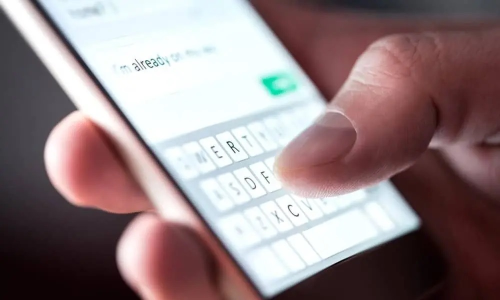 How does Privnote help you send secure chats without leaving a trace? How does Privnote help you send secure chats without leaving a trace