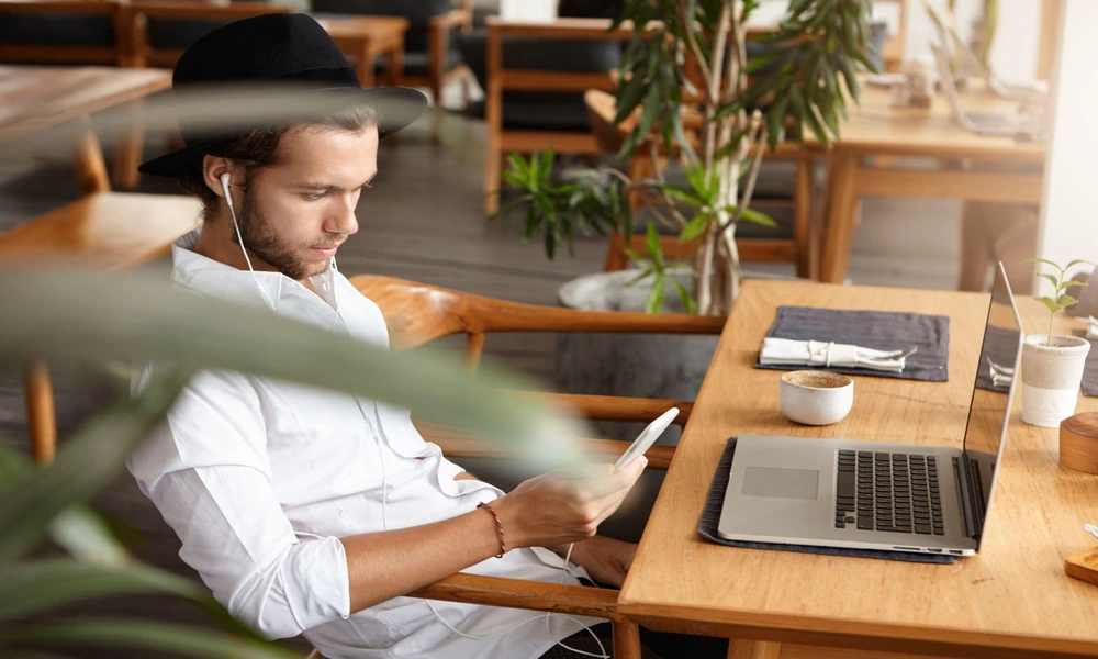6 Listening Environments to Consider Before Choosing Noise-Cancelling Headphones